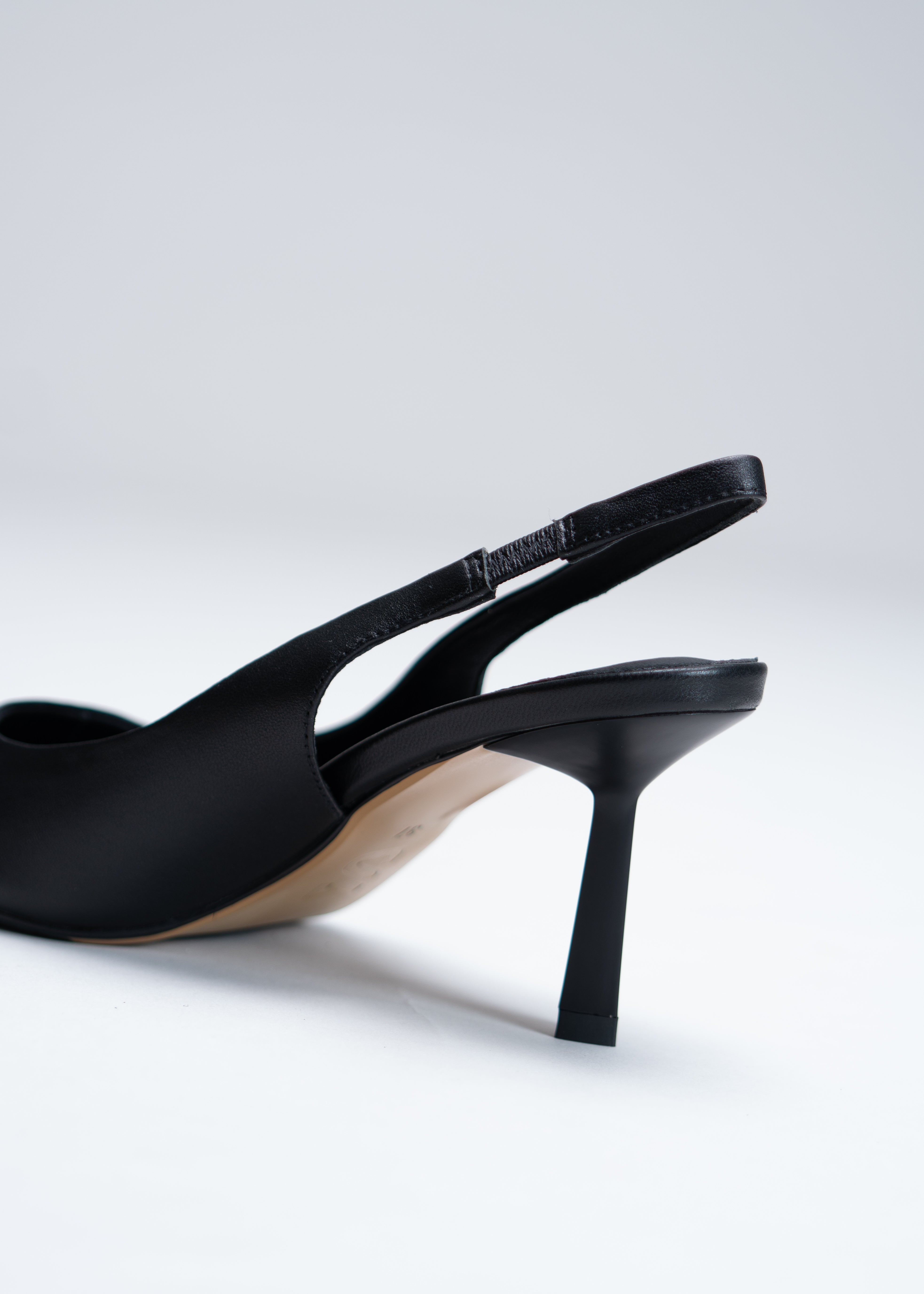 PRISCILLA - BLACK SLINGBACK IN CALFSKIN LEATHER