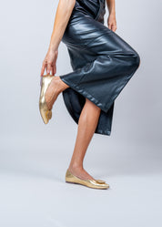 PALMA - GOLD FLATS IN LAMINATED CALFSKIN