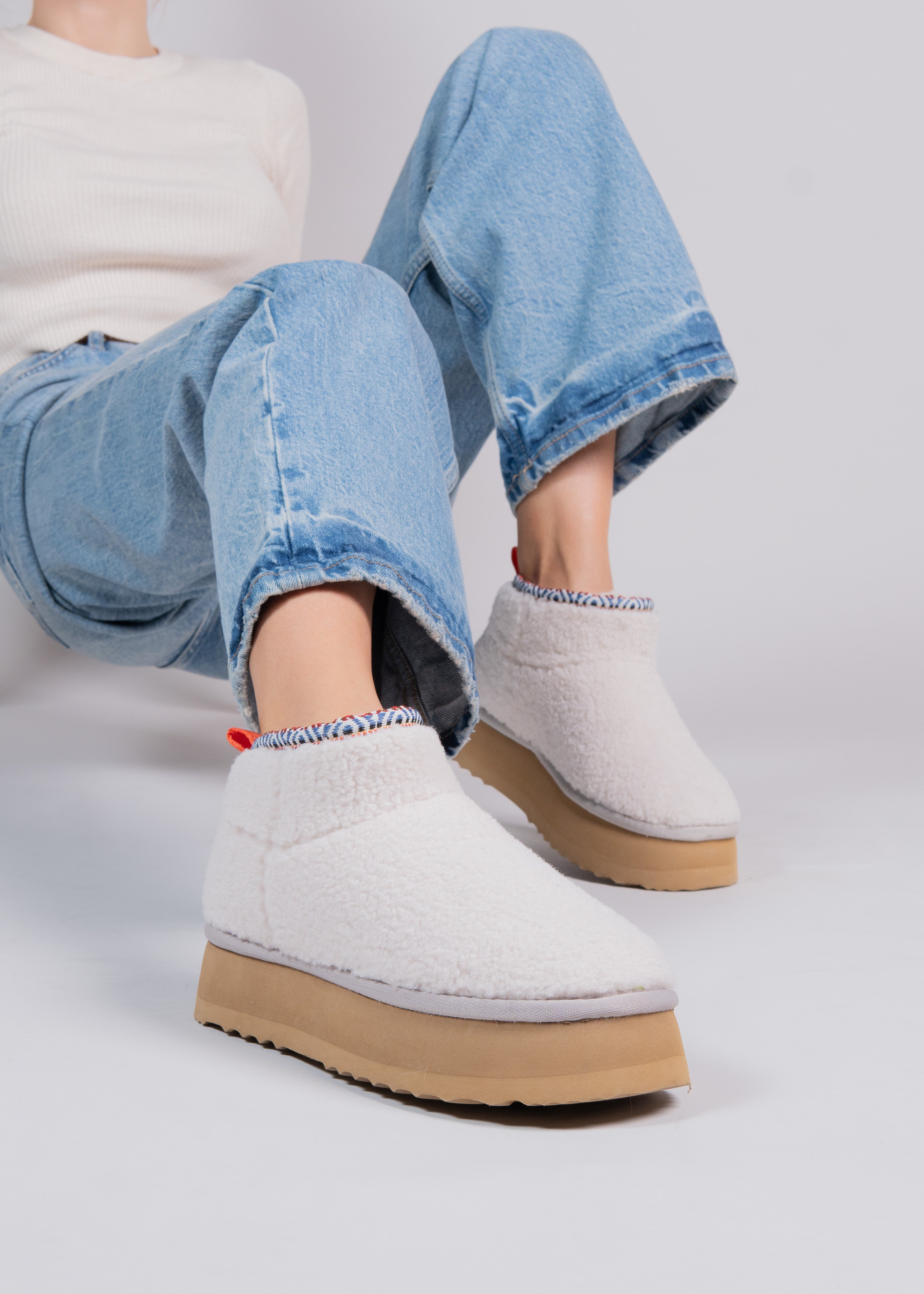 PEG - IVORY SHEARLING ANKLE BOOT