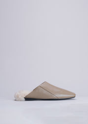 PARIGI - TAUPE SLIPPERS WITH IVORY FUR IN CALF LEATHER