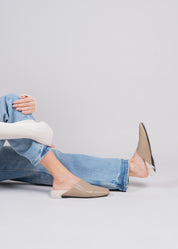 PARIGI - TAUPE SLIPPERS WITH IVORY FUR IN CALF LEATHER