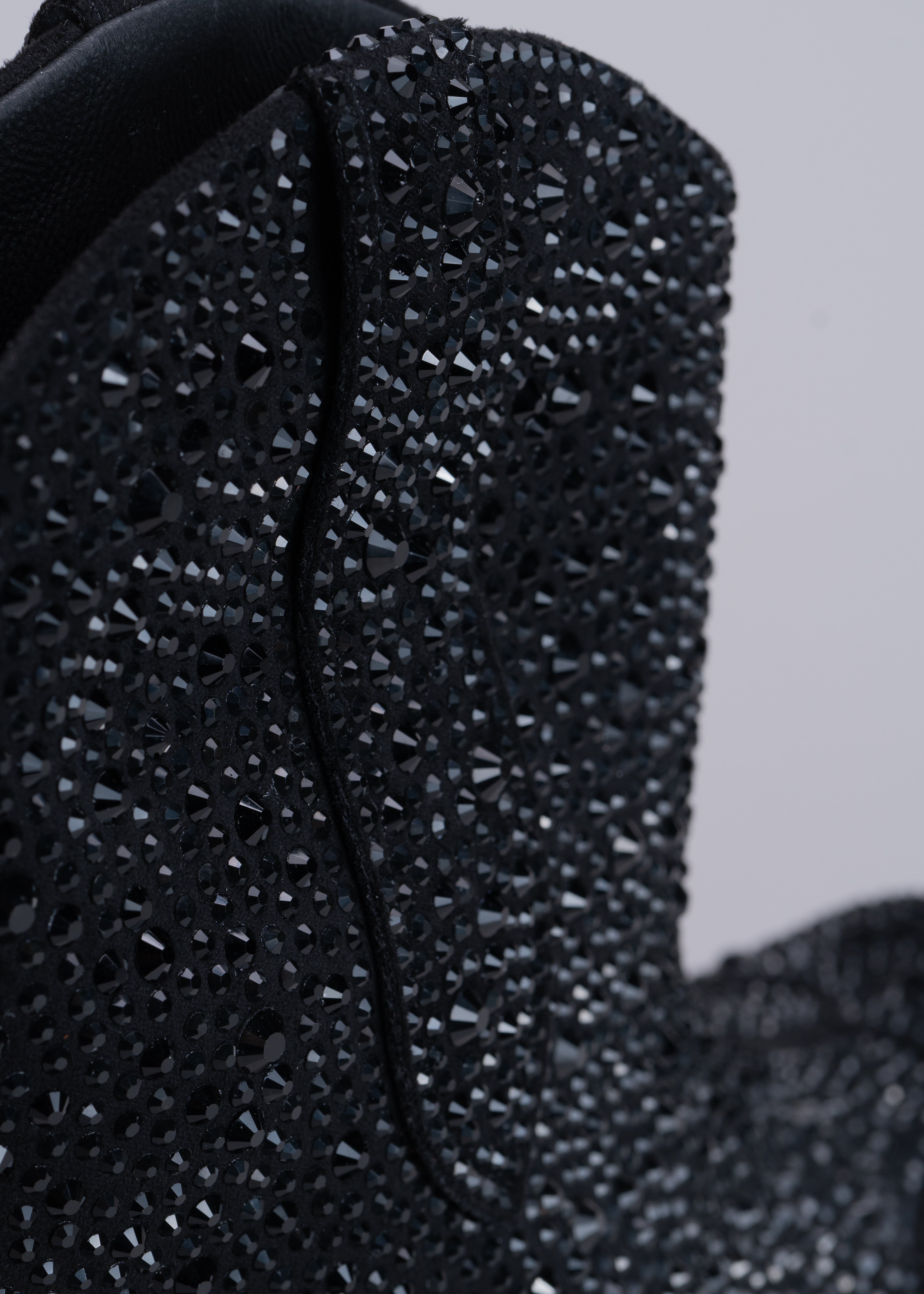 PAIGE - BLACK TEXANO WITH CRYSTALS