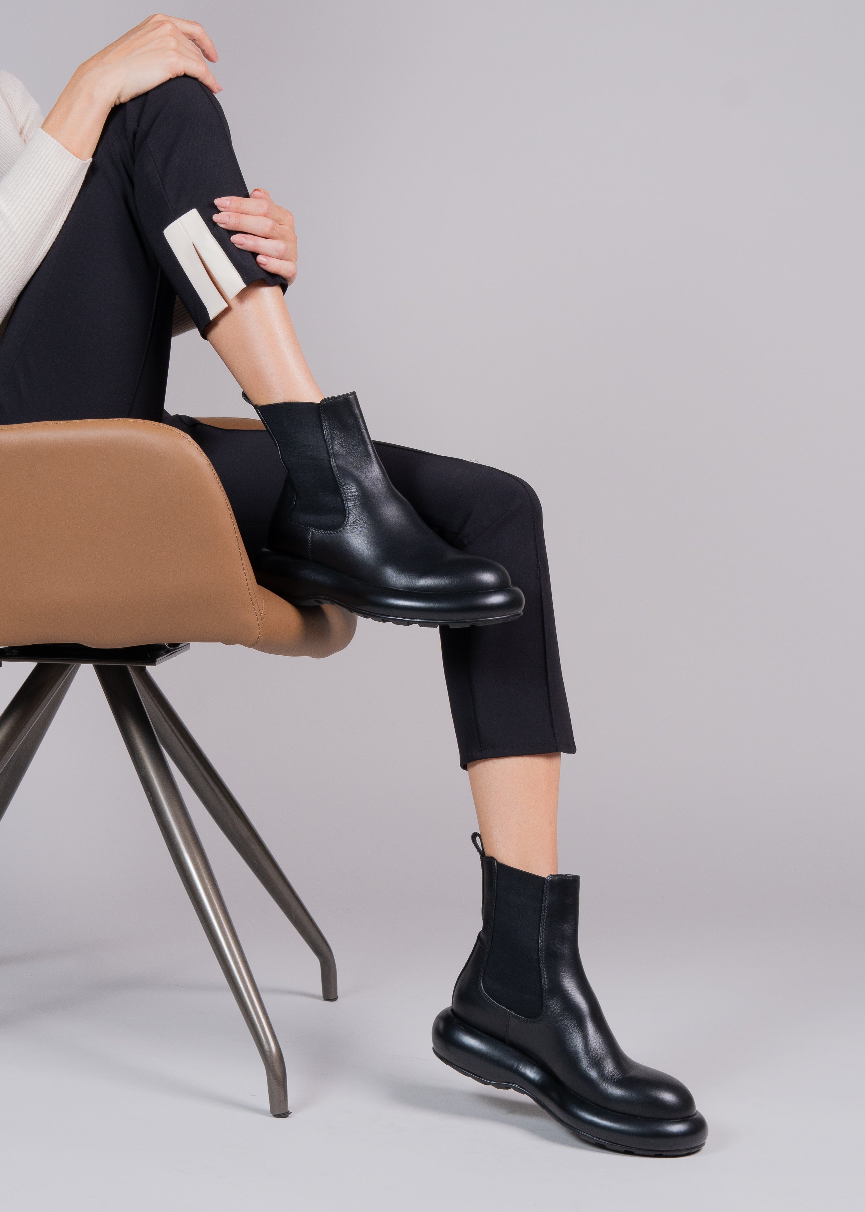 PIPER - BLACK CALF LEATHER ANKLE BOOT
