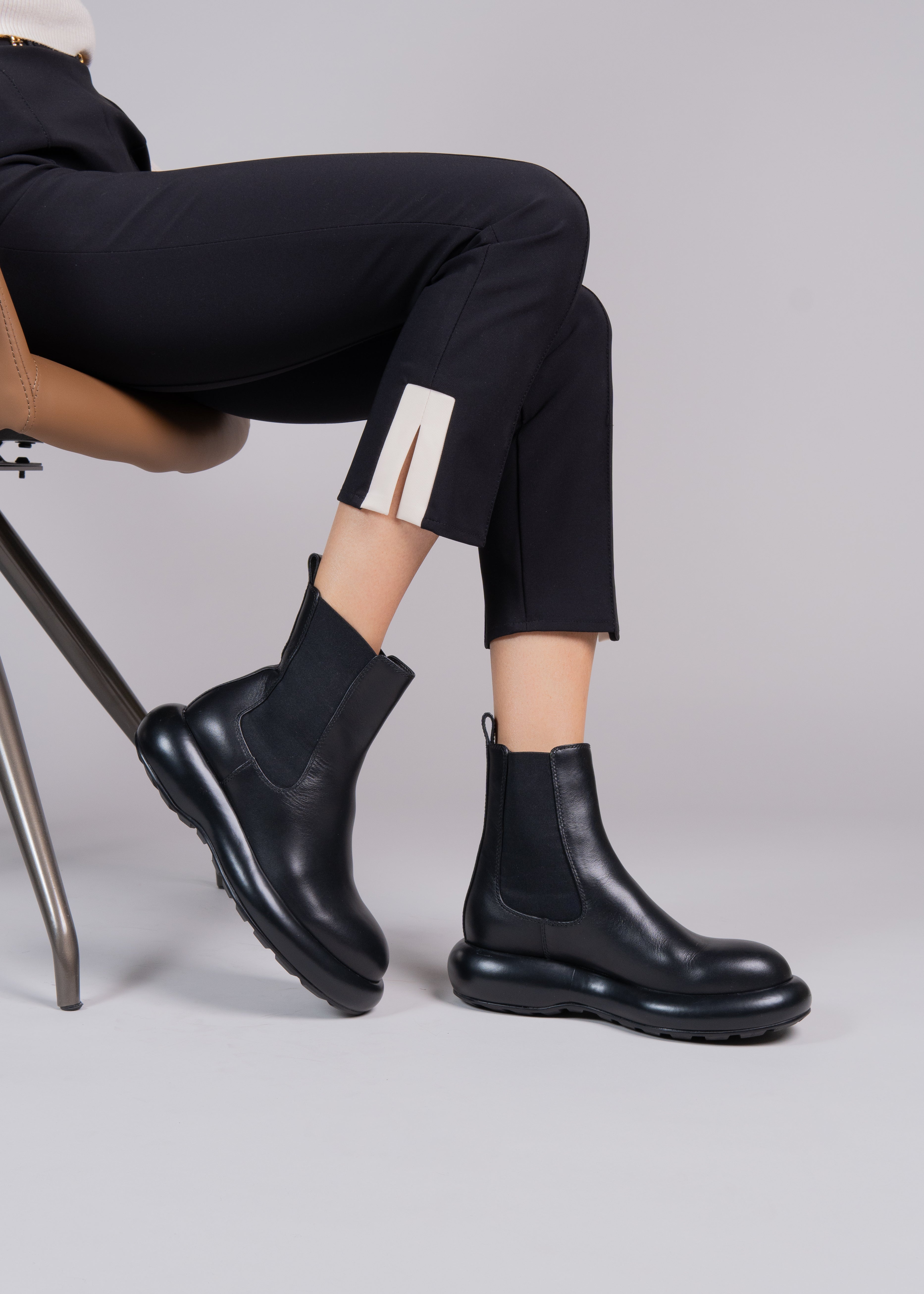 PIPER - BLACK CALF LEATHER ANKLE BOOT
