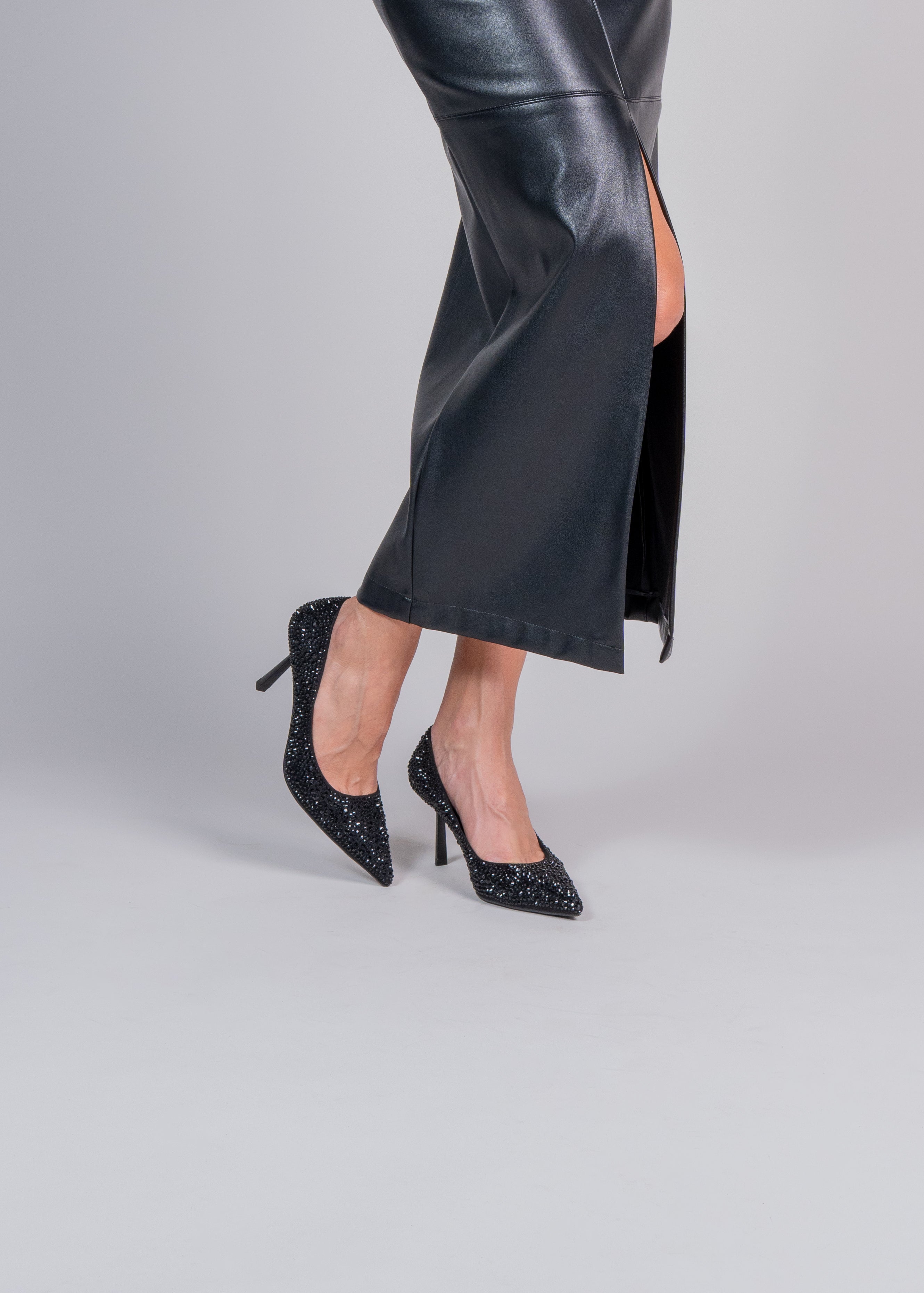 PAOLINA - BLACK PUMPS WITH CRYSTALS