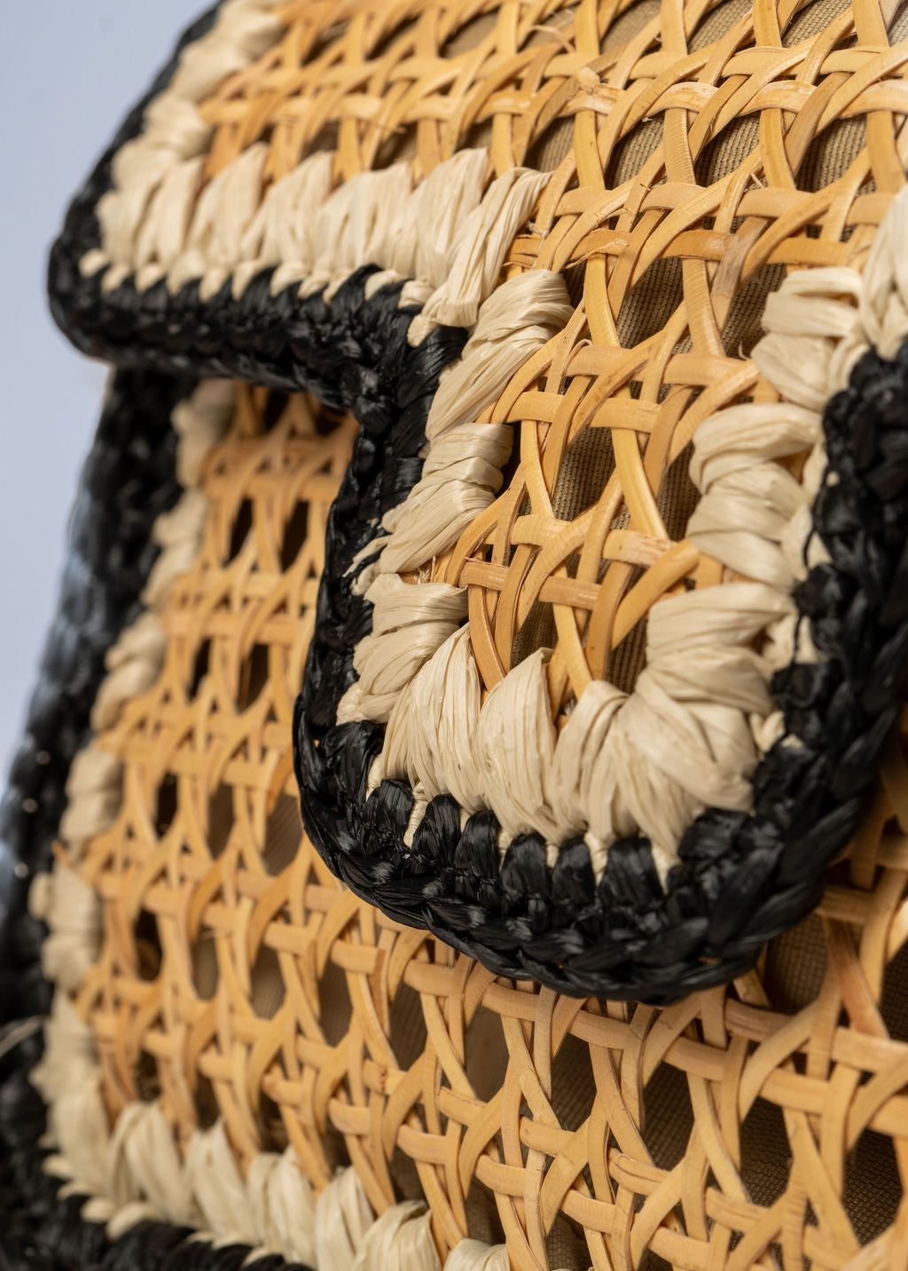 RAISSA - BUTTER AND BLACK RAFFIA BAG