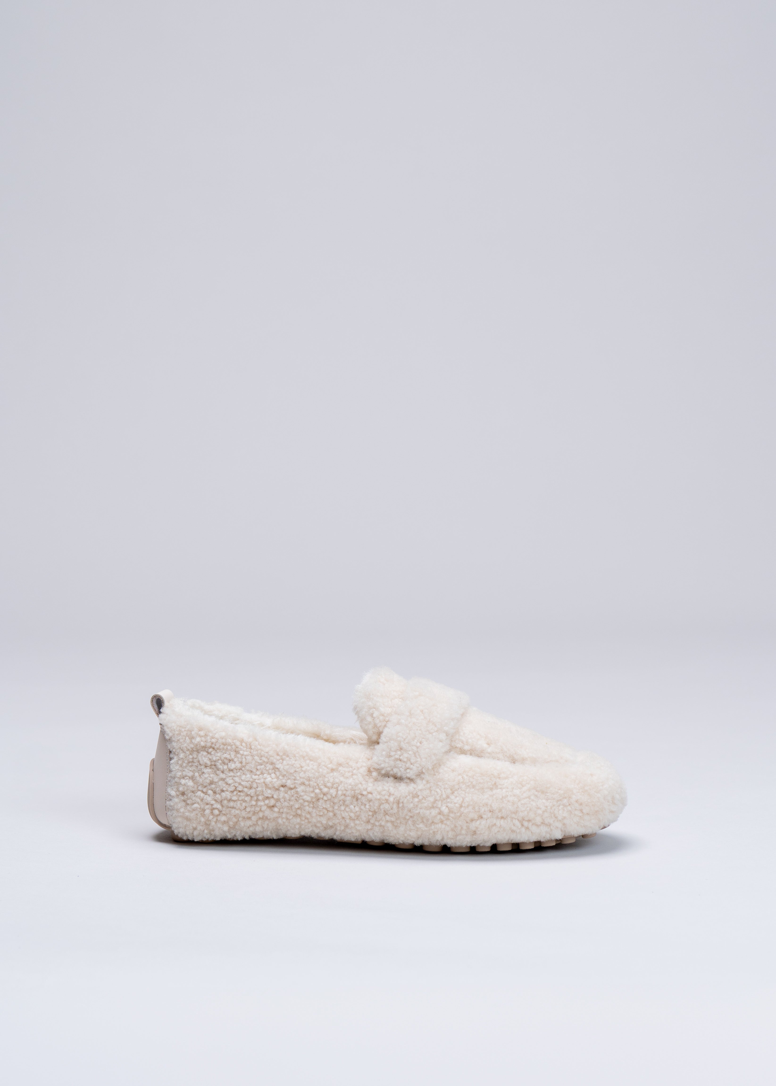 PIXIE - BUTTER LOAFER IN SHEARLING