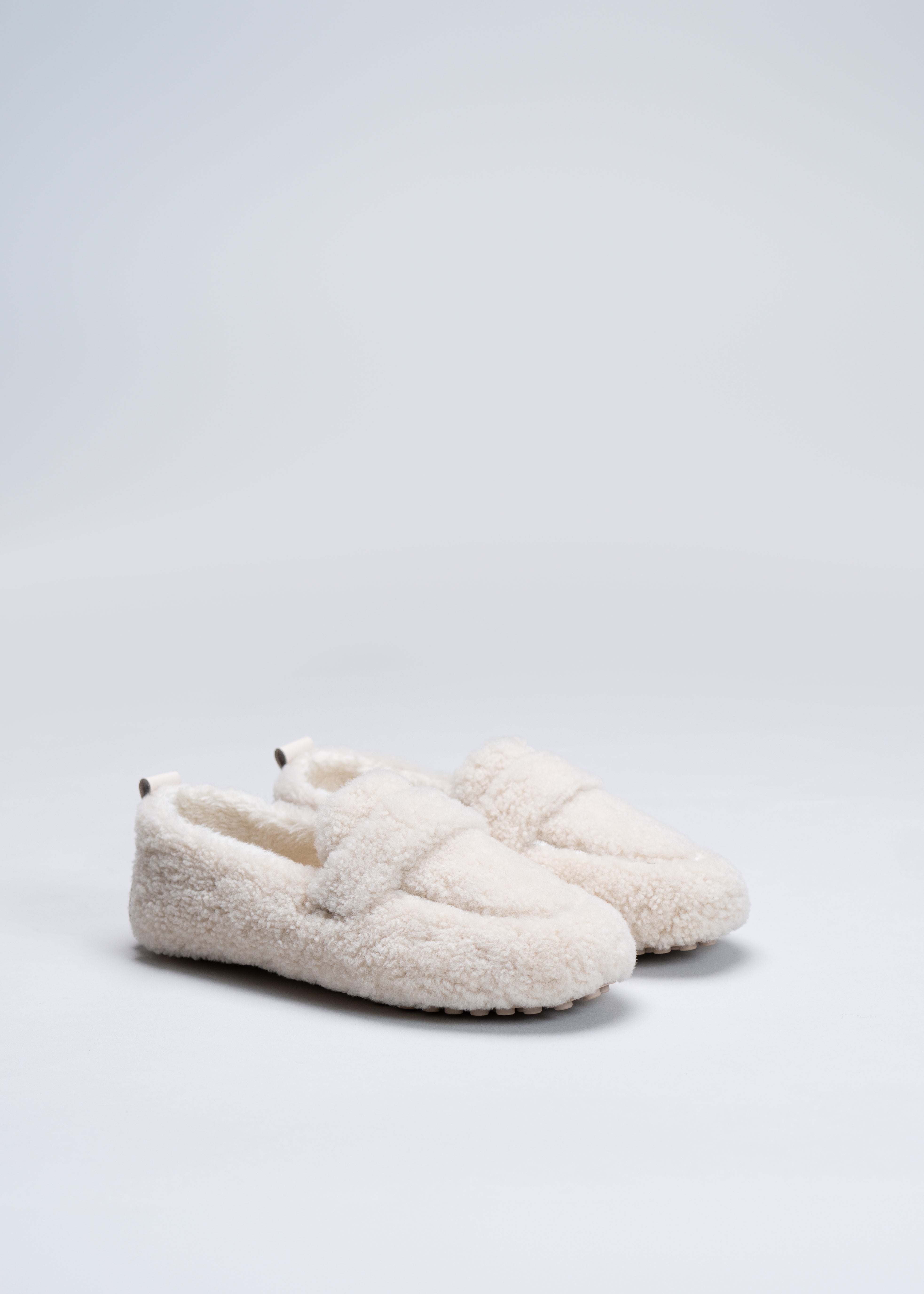 PIXIE - BUTTER LOAFER IN SHEARLING