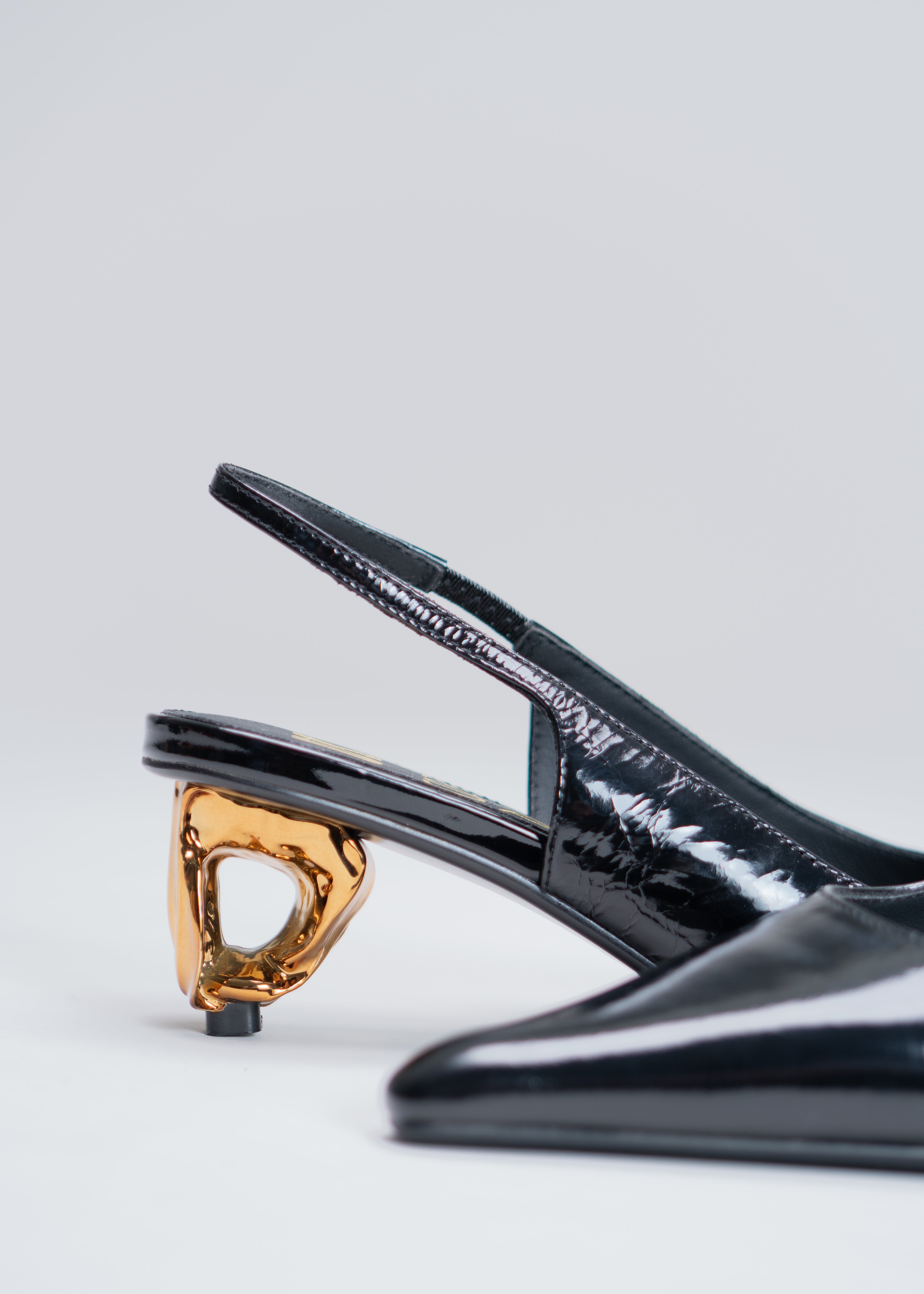 PATTY - BLACK PATENT CHANEL WITH SCULPTURAL HEEL