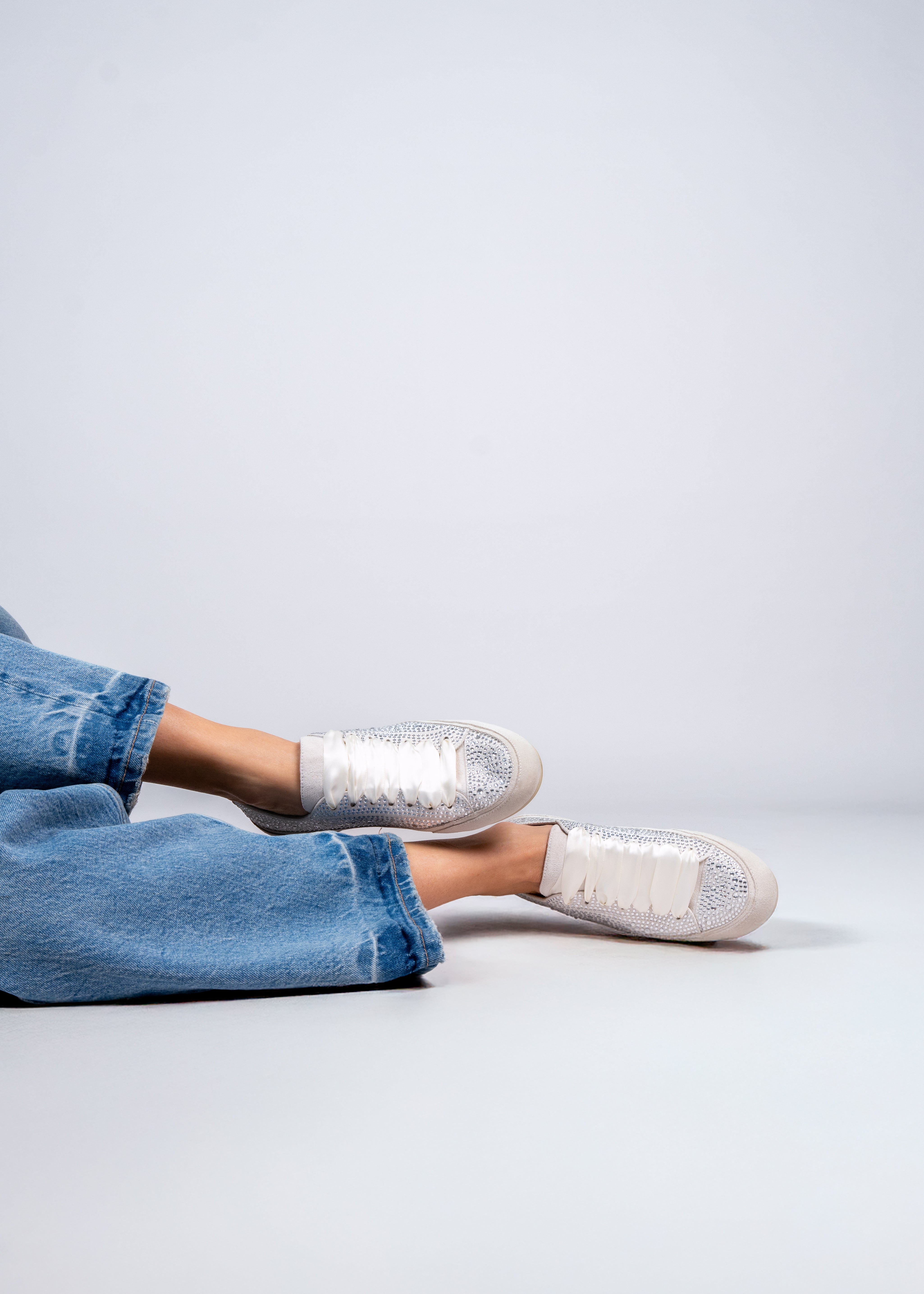RILLA - WHITE SNEAKERS WITH CRYSTALS