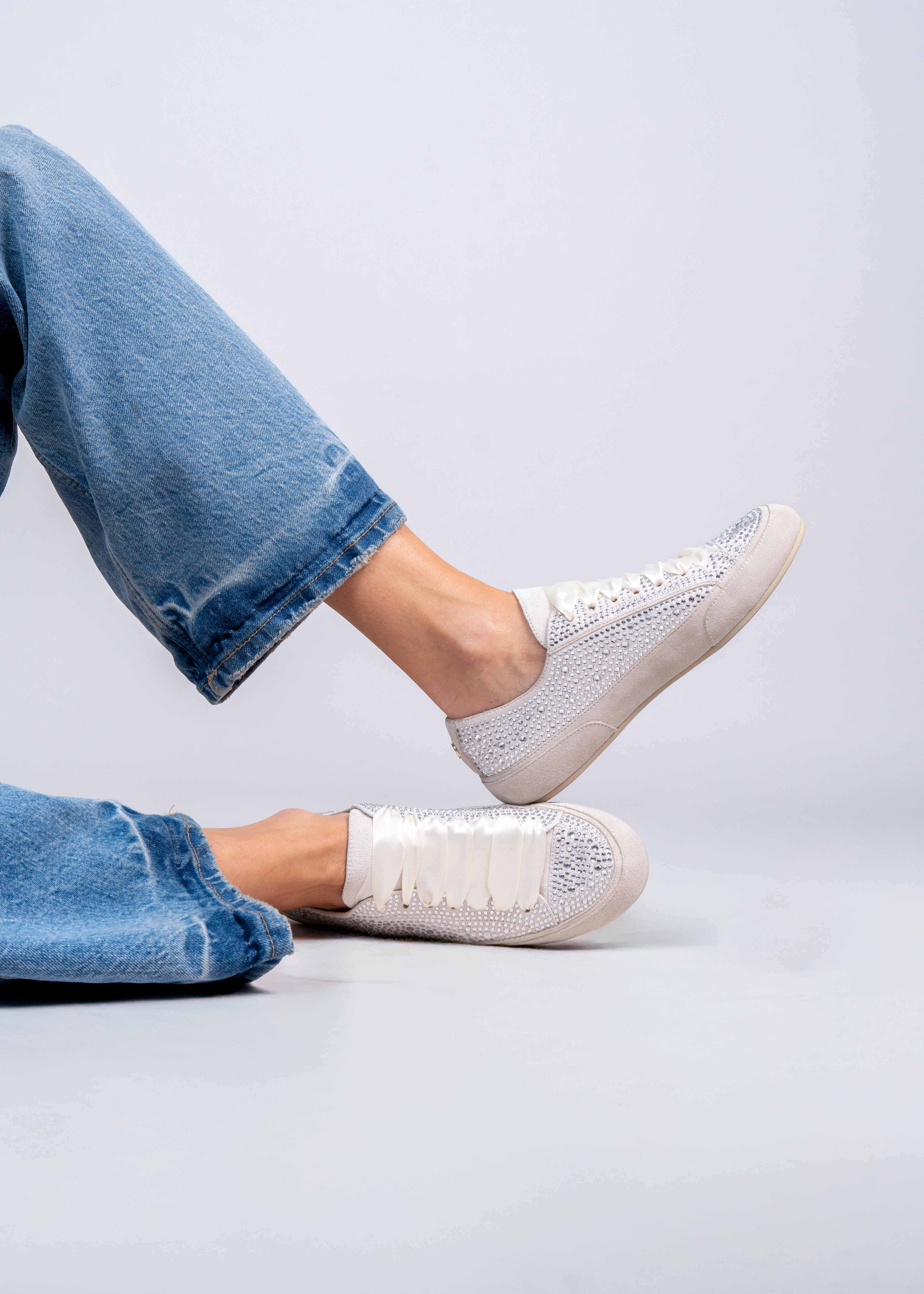 RILLA - WHITE SNEAKERS WITH CRYSTALS