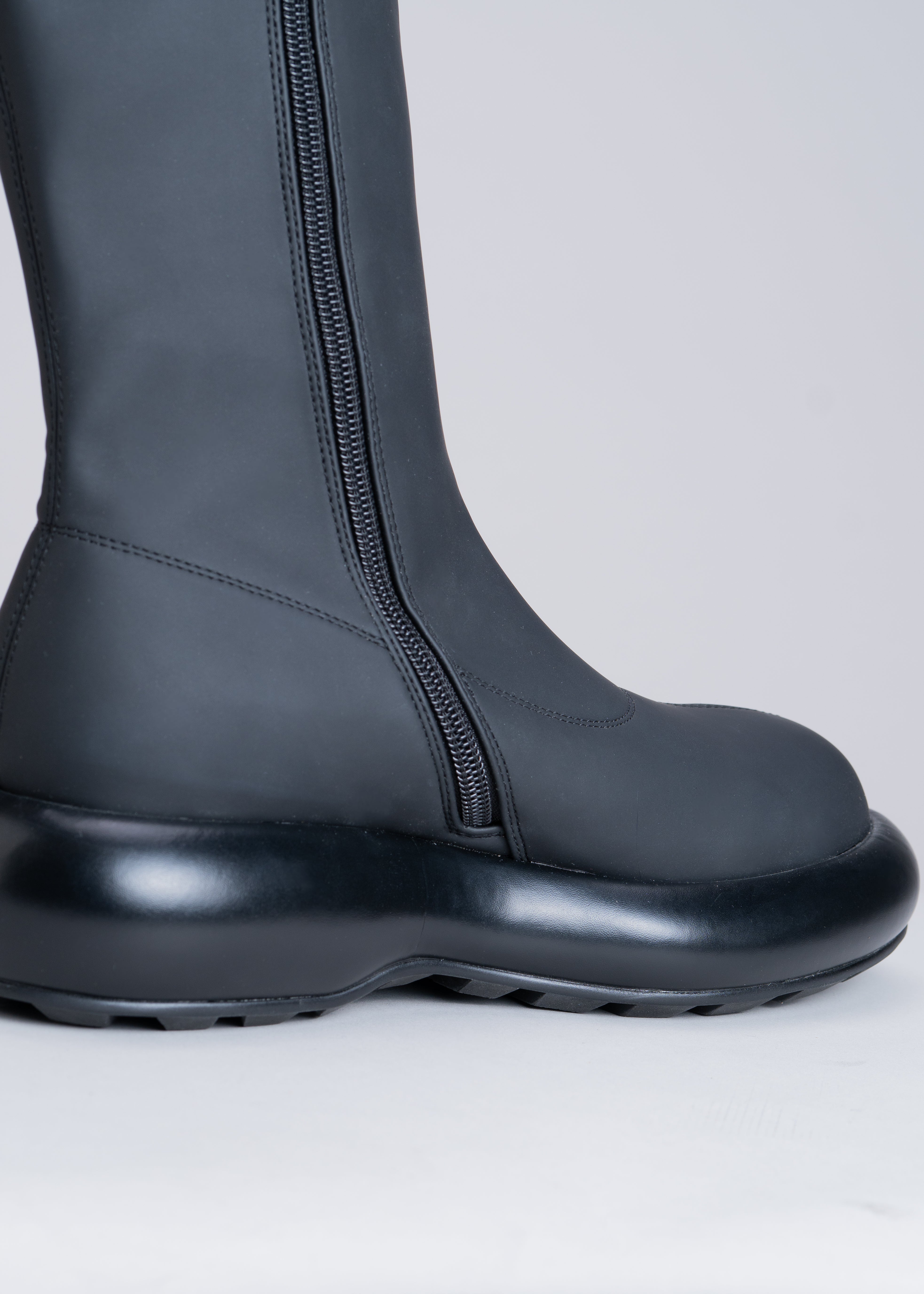 POSY - BLACK RUBBERIZED NEOPRENE STRETCH BOOT