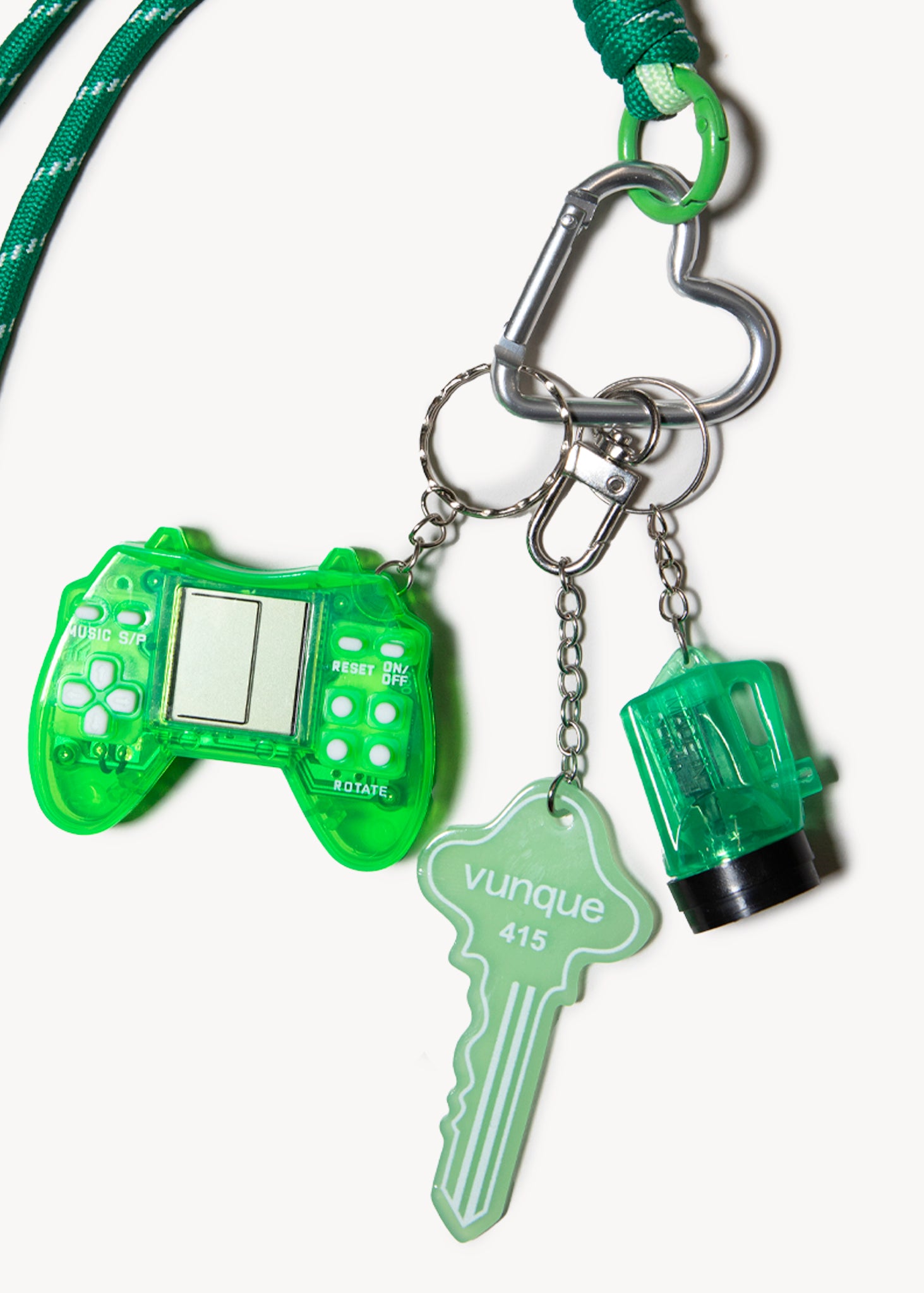 #06  - BAG CHARM