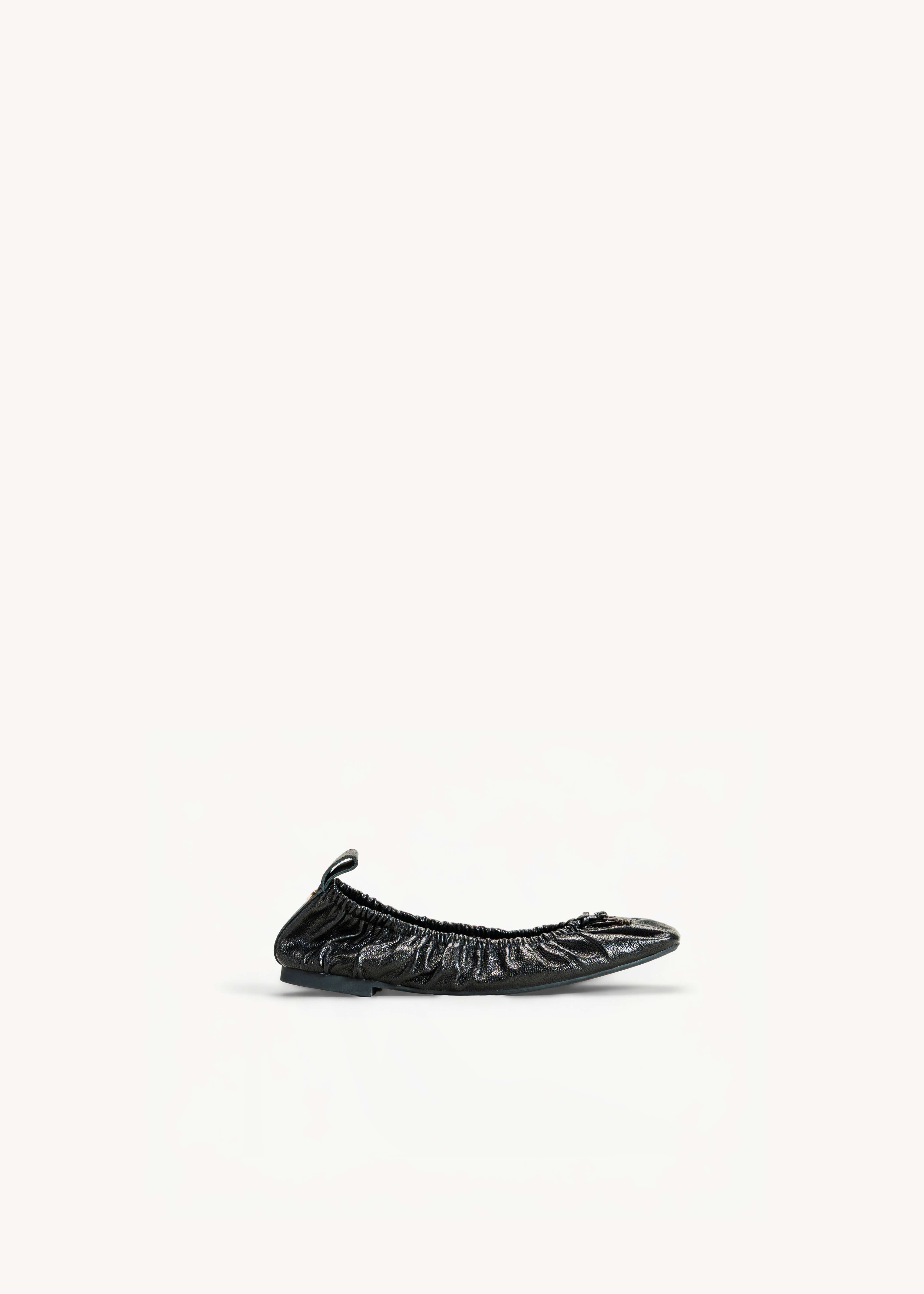 SVEVA  - BLACK LEATHER RUCHED FLATS
