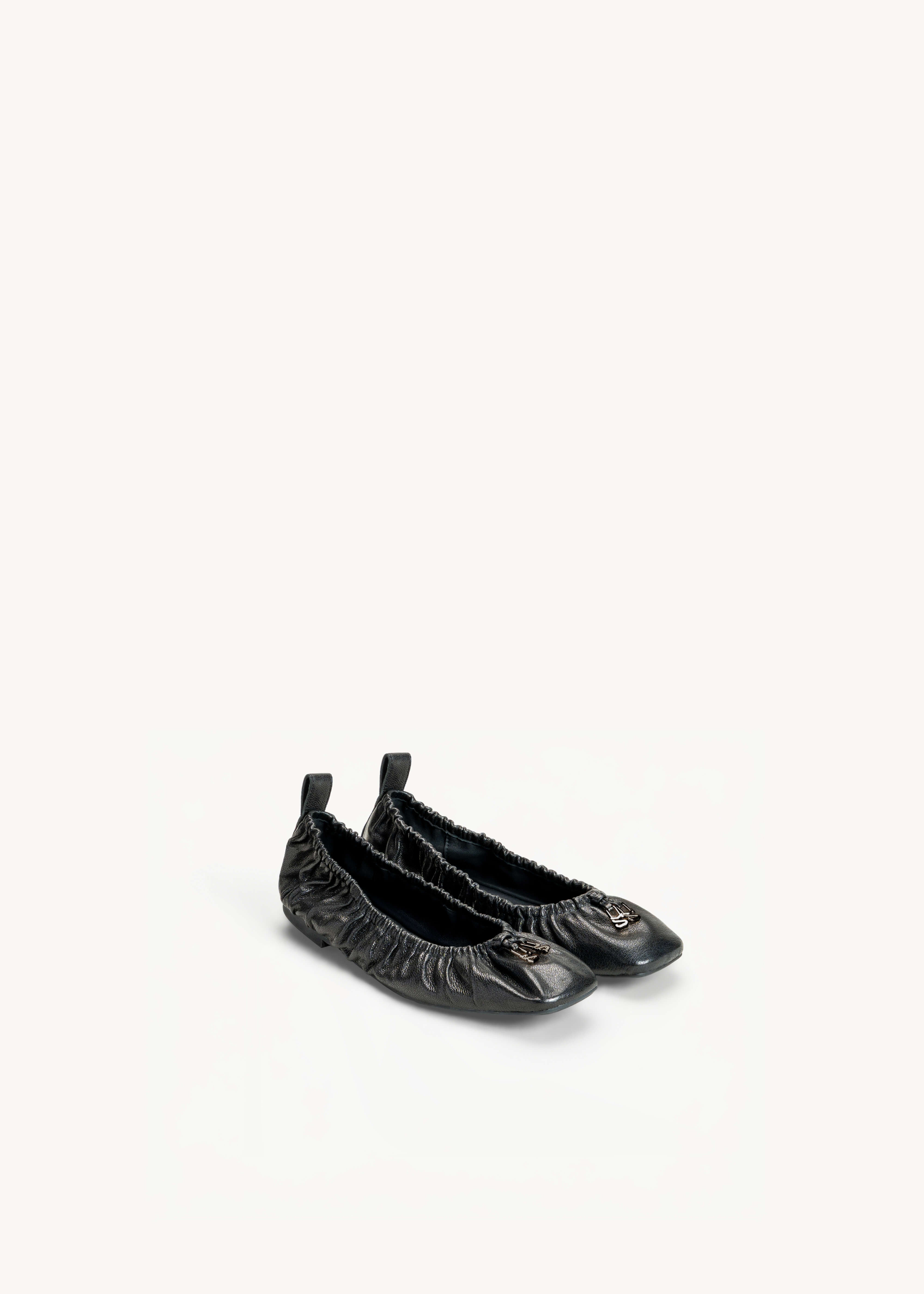 SVEVA  - BLACK LEATHER RUCHED FLATS